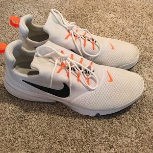 Mens size 11.5 Nike shoe!  Great condition.